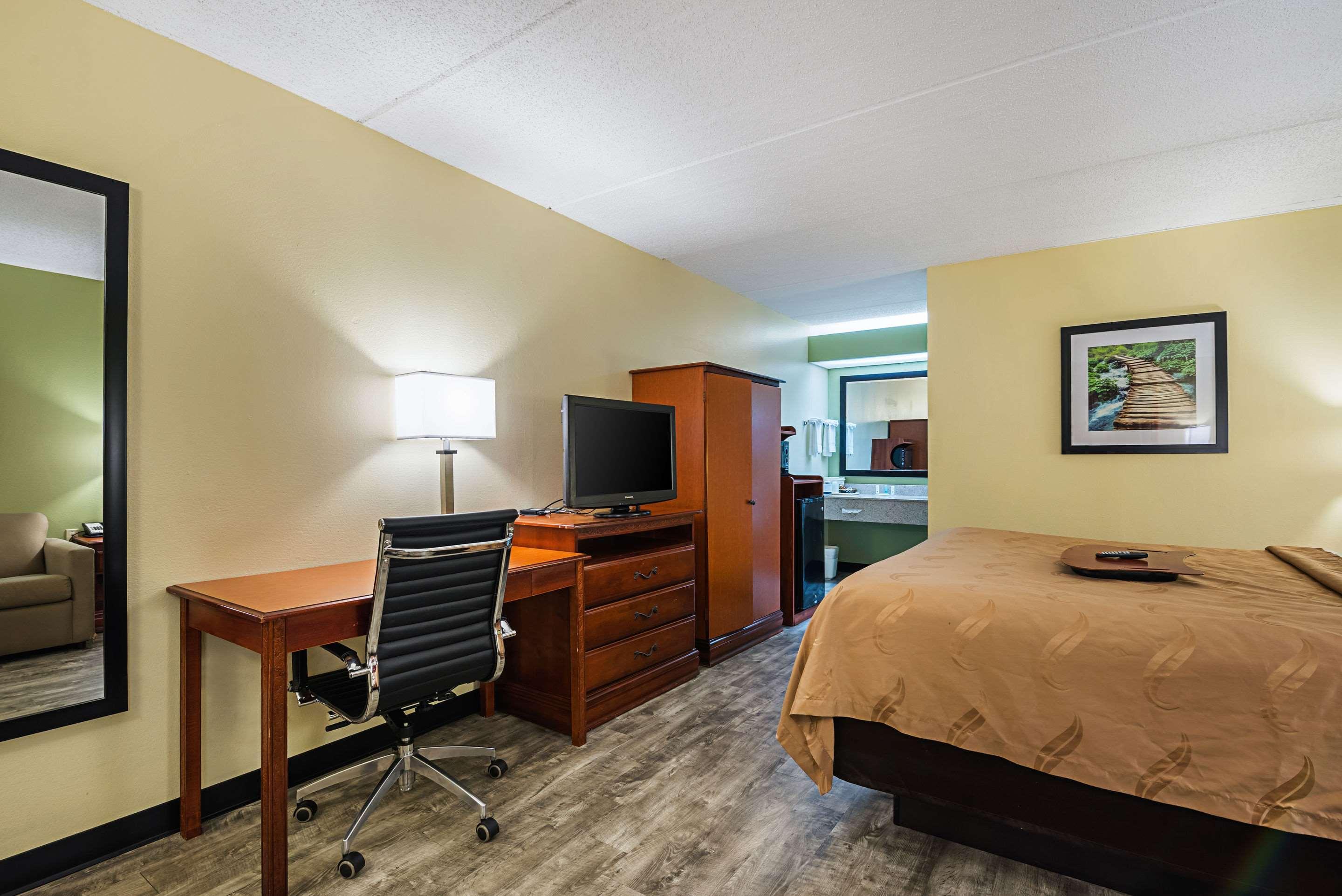 Quality Inn Airport - Southeast Irondale Exterior foto
