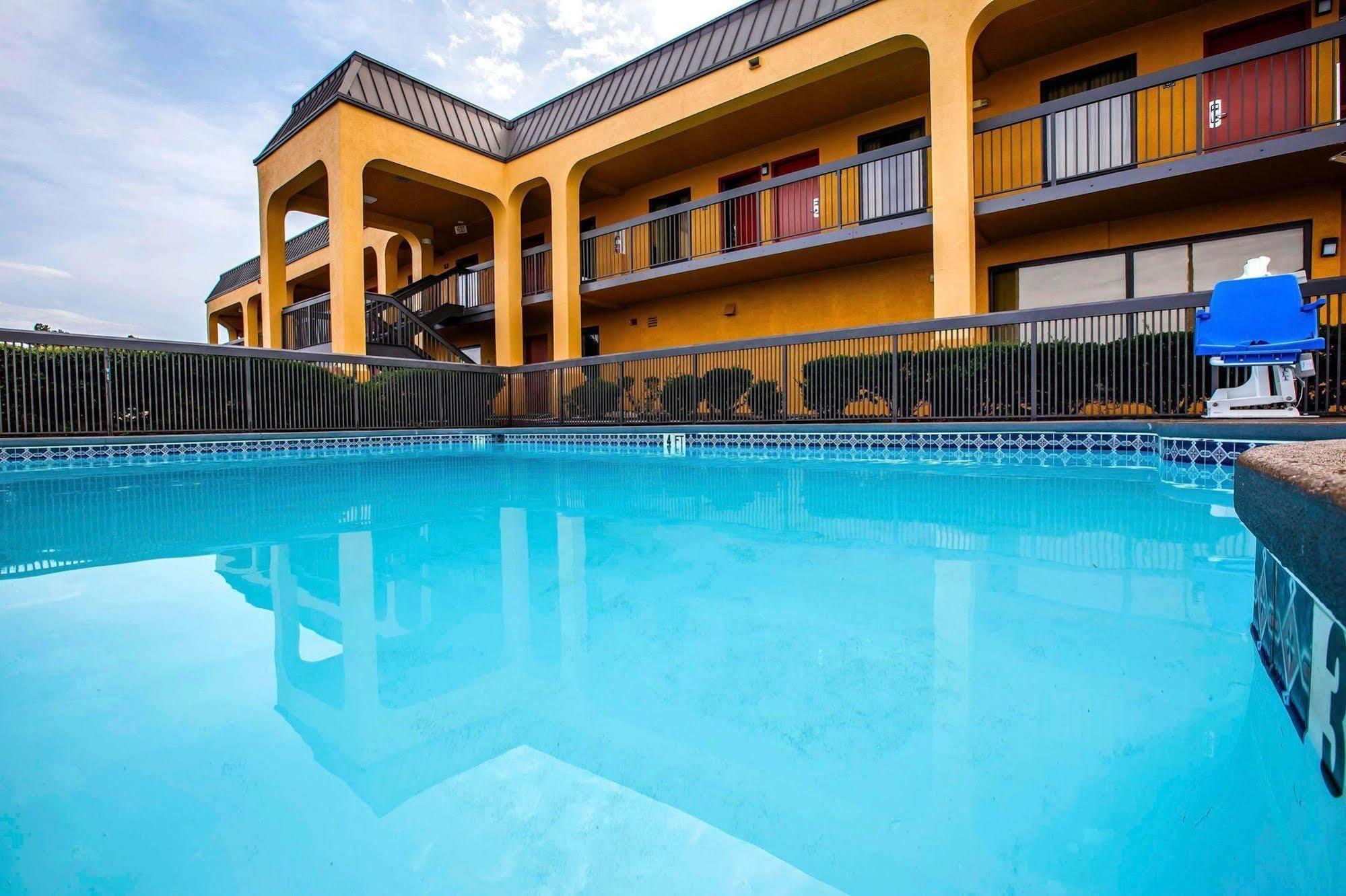 Quality Inn Airport - Southeast Irondale Exterior foto